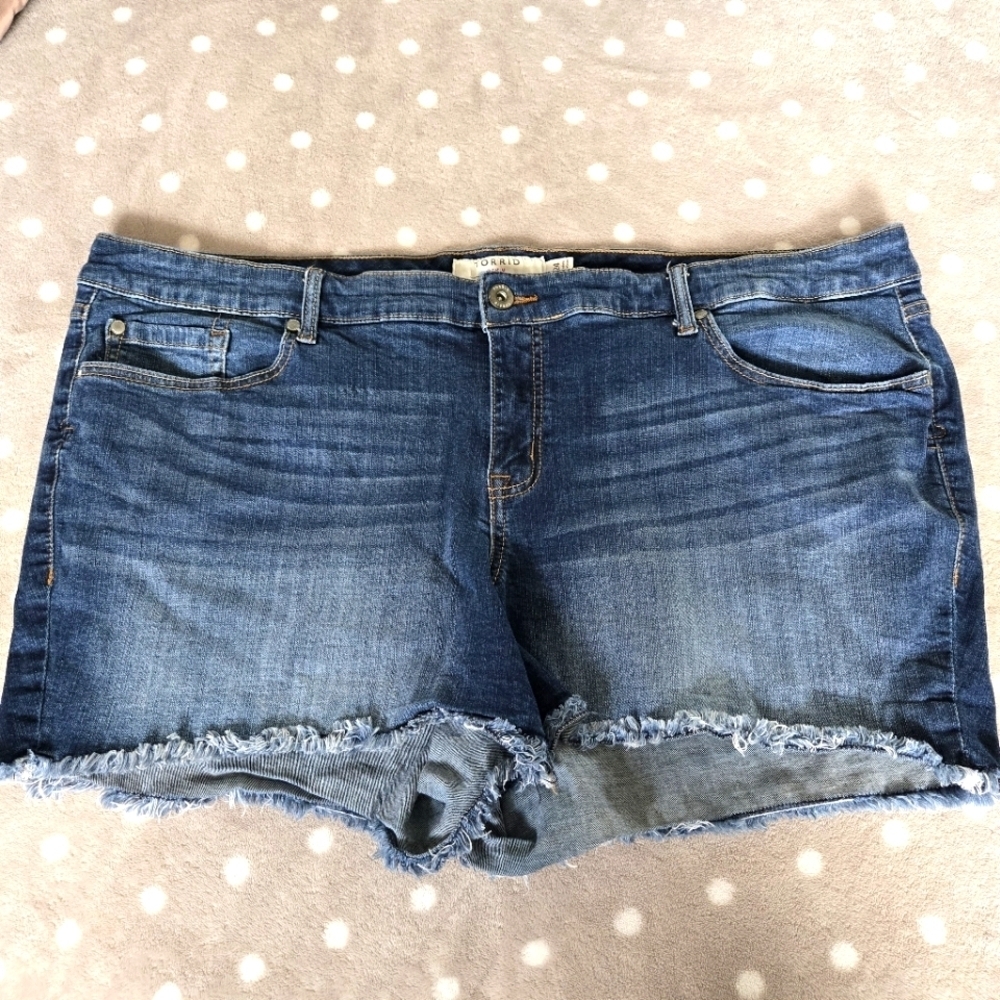 Torrid Blue Jean Shorts | Size 24 | Frayed Hem - Picture 3 of 14